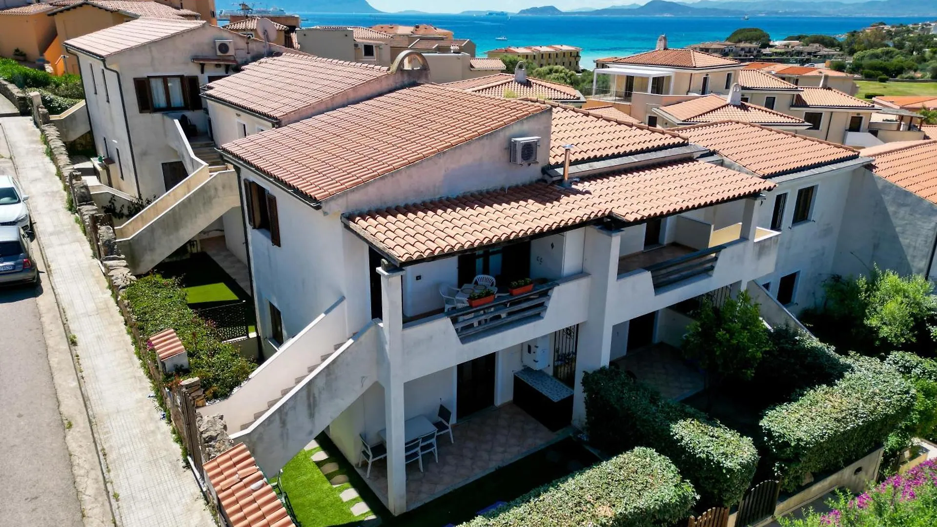Novita' Seahorse House Spiaggia A 400M Wifi & Aria Condizionata Golfo Aranci Holiday home